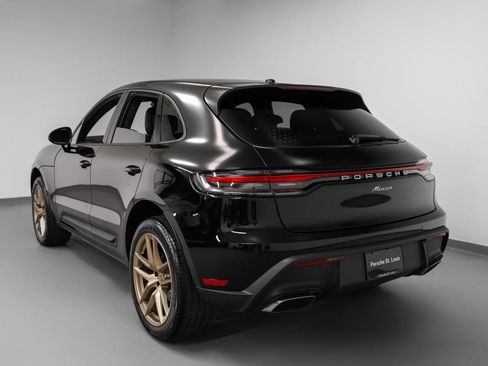 Certified 2025 Porsche Macan image 3