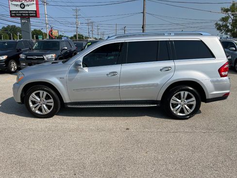 Used 2011 Mercedes-Benz GL 320 BlueTEC 4MATIC image 2