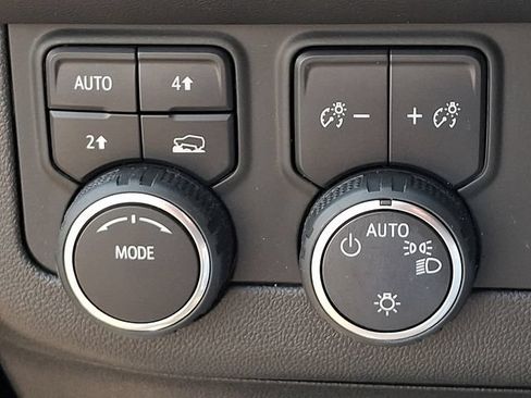 Used 2024 Chevrolet Tahoe RST w/ Luxury Package AWD/4WD image 24
