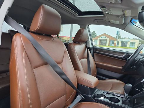 Used 2019 Subaru Outback 3.6R Touring w/ Popular Package #3A image 10