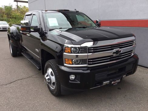 Used 2016 Chevrolet Silverado 3500 High Country w/ Duramax Plus Package image 2