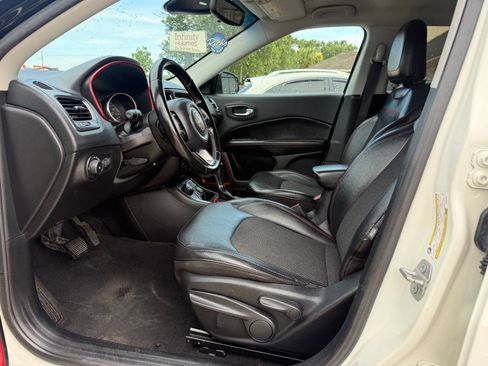 Used 2020 Jeep Compass Trailhawk AWD/4WD image 11