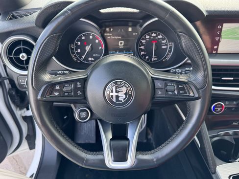 Used 2023 Alfa Romeo Stelvio Veloce AWD/4WD image 20