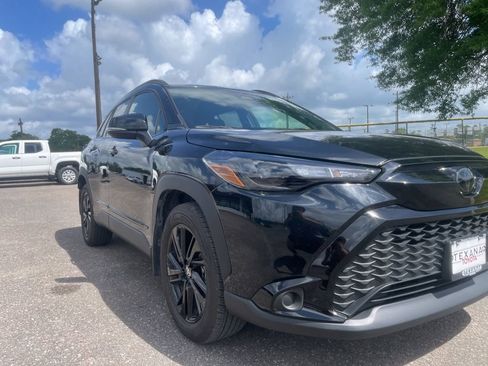 Used 2025 Toyota Corolla Cross AWD Hybrid image 9