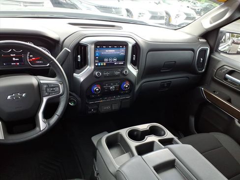 Used 2021 Chevrolet Silverado 1500 RST AWD/4WD image 12