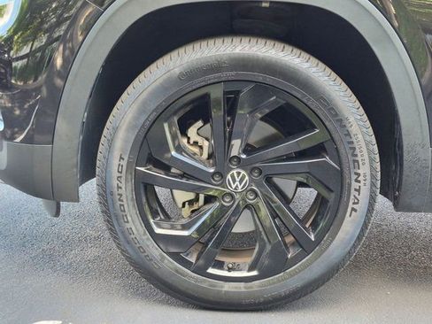 Used 2023 Volkswagen Atlas SE w/ Panoramic Sunroof Package FWD image 22