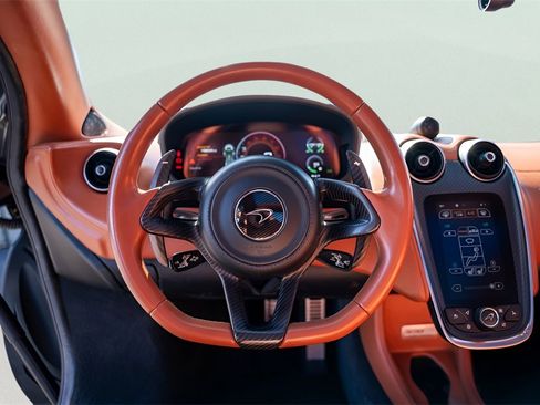 Used 2017 McLaren 570S image 36