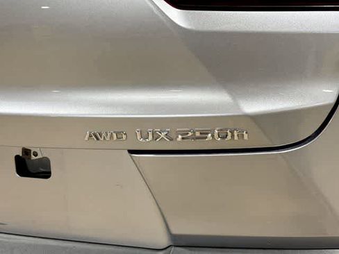 Used 2023 Lexus UX 250h AWD image 25