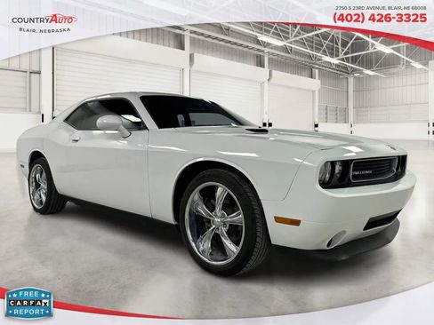 Used 2014 Dodge Challenger SXT w/ Sound Group image 8