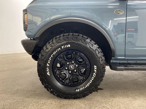 Used 2022 Ford Bronco Wildtrak image 11