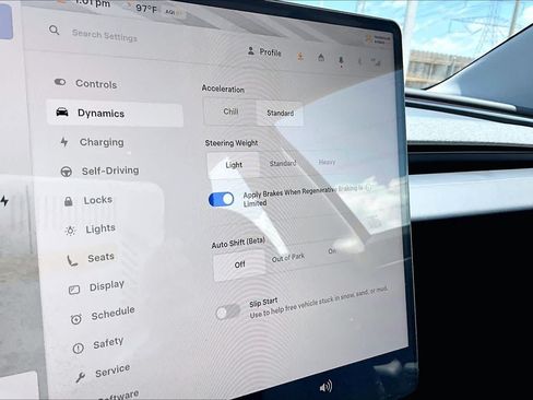 Used 2024 Tesla Model 3 Standard Range RWD image 31