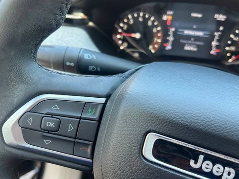 Used 2023 Jeep Compass Latitude AWD/4WD image 33