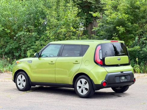Used 2016 Kia Soul w/ Convenience Package FWD image 4
