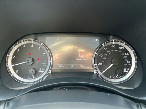 Used 2023 Toyota Highlander XLE AWD/4WD image 17