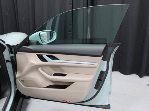 Certified 2025 Porsche Taycan image 17