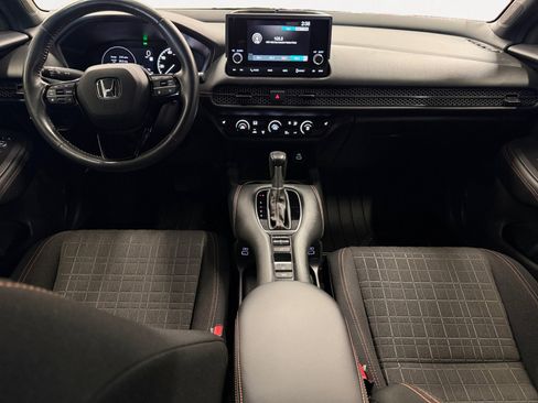 Used 2023 Honda HR-V Sport image 3