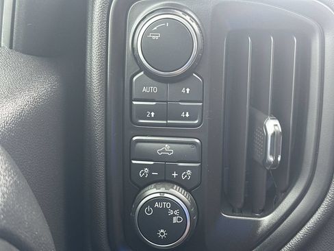Used 2025 Chevrolet Silverado 1500 Custom Trail Boss AWD/4WD image 31