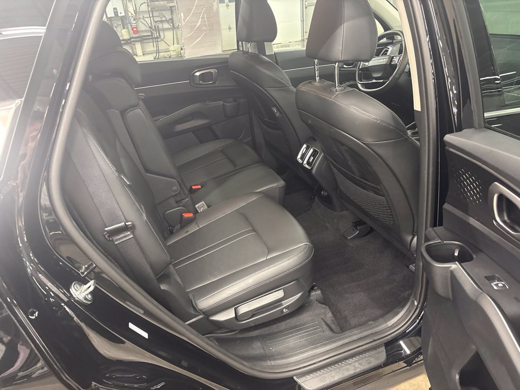 Certified 2026 Kia Sorento EX AWD/4WD image 17