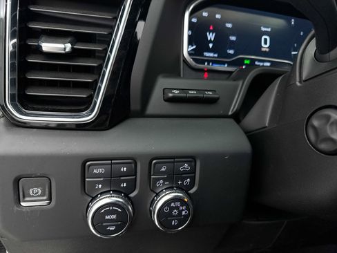 Used 2023 GMC Sierra 1500 Denali Ultimate image 10