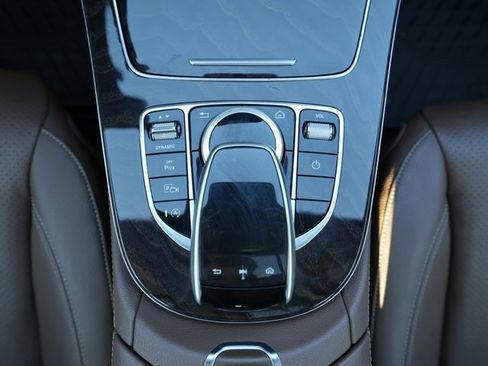 Certified 2019 Mercedes-Benz E 300 4MATIC image 31