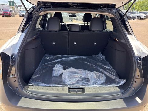 New 2026 Nissan Kicks SR w/ SR Premium Package AWD/4WD image 32