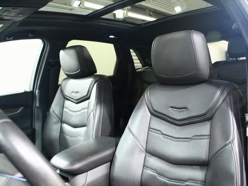 Used 2017 Cadillac XT5 Platinum image 18