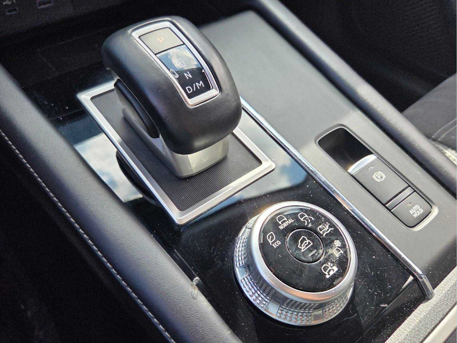Used 2024 Mitsubishi Outlander SE AWD/4WD image 27