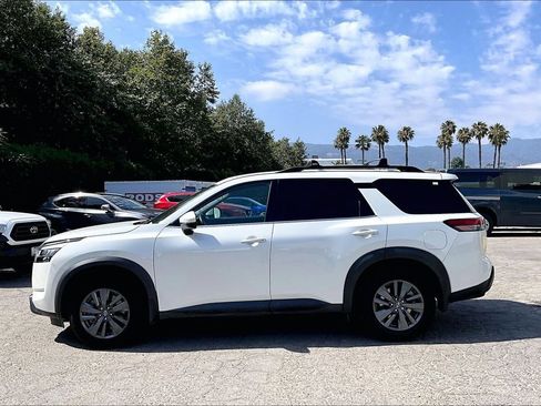 Used 2022 Nissan Pathfinder SV FWD image 7
