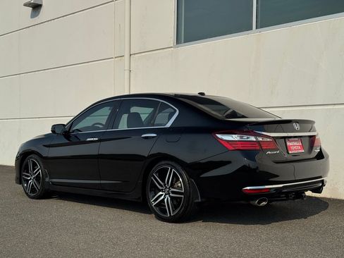 Used 2016 Honda Accord Touring image 5
