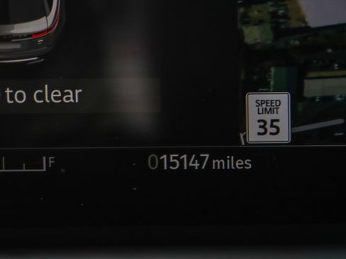 Used 2024 Land Rover Range Rover Velar Dynamic SE image 16