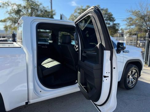Used 2025 GMC Sierra 1500 SLT image 22
