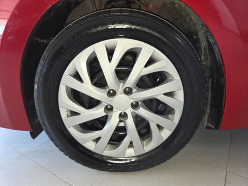 Used 2015 Toyota Corolla LE FWD image 11
