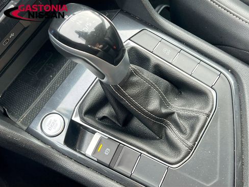 Used 2024 Volkswagen Tiguan SE image 21