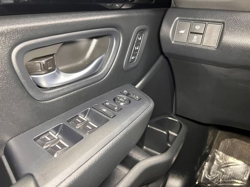 Used 2025 Honda Pilot TrailSport image 15