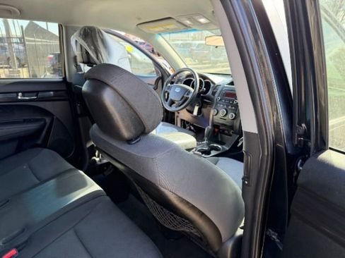 Used 2012 Kia Sorento LX image 36