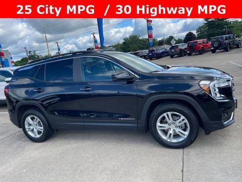 Certified 2022 GMC Terrain SLE w/ Driver Convenience Package FWD image 1