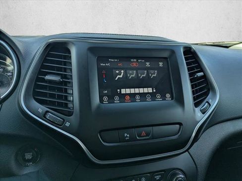 Used 2020 Jeep Cherokee Latitude Plus FWD image 7