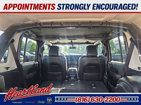 Used 2018 Jeep Wrangler Unlimited Sahara AWD/4WD image 96