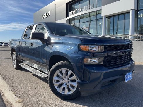Used 2022 Chevrolet Silverado 1500 Custom w/ Safety Confidence Package image 1