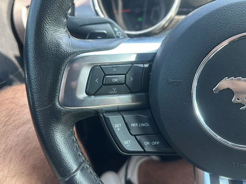 Used 2015 Ford Mustang Coupe RWD image 15