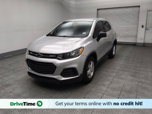 Used 2020 Chevrolet Trax LS w/ Tint and Cruise Package FWD image 1