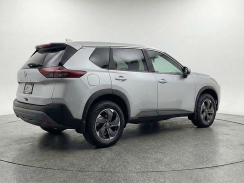 Used 2025 Nissan Rogue SV FWD image 9