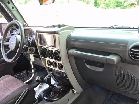 Used 2009 Jeep Wrangler Unlimited Rubicon w/ Trailer Tow Group AWD/4WD image 39