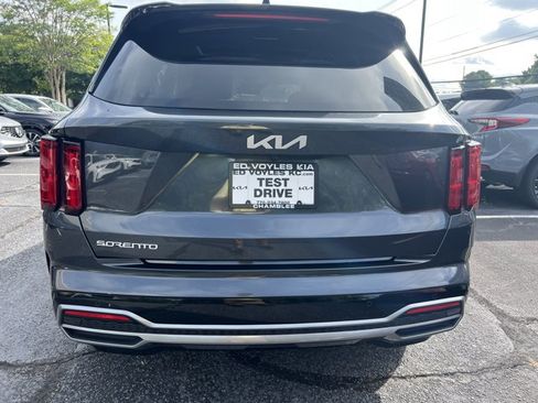 Certified 2023 Kia Sorento SX FWD image 4