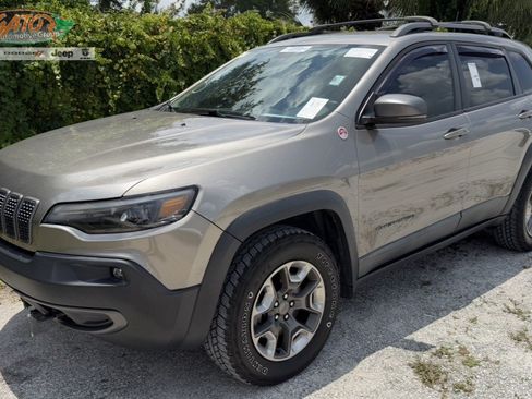 Used 2019 Jeep Cherokee Trailhawk w/ Trailer Tow Group AWD/4WD image 1
