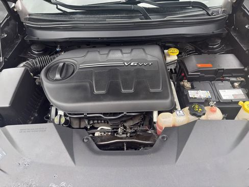 Used 2019 Jeep Cherokee Limited w/ Luxury Group AWD/4WD image 9