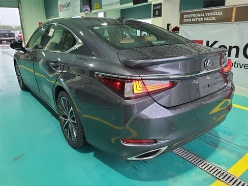 Used 2022 Lexus ES 350 w/ Premium Package FWD image 9