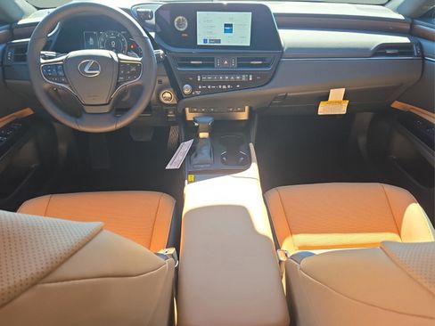 New 2025 Lexus ES 350 w/ Premium Package image 4