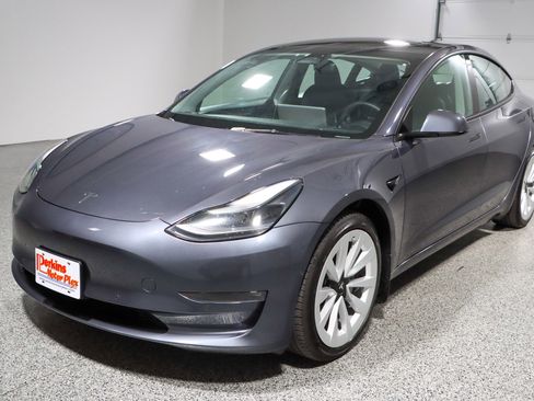 Used 2022 Tesla Model 3 Long Range image 26