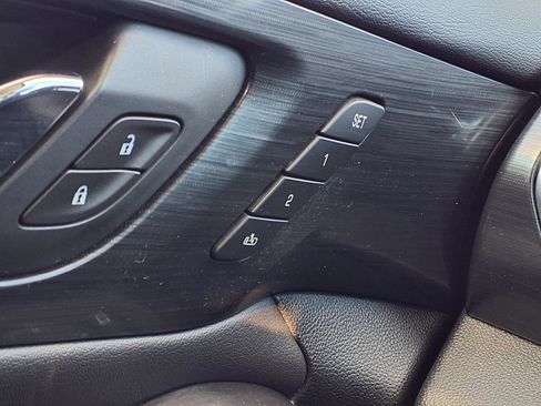 Used 2020 Chevrolet Traverse High Country image 25